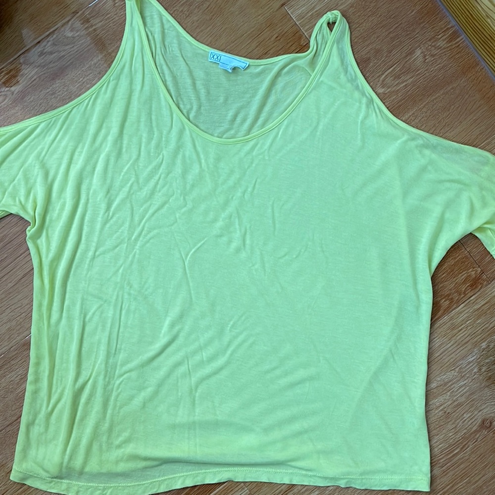 Women's NWOT Forever21 Yellow Sexy Open Cold Shoulder Loose Basics Tee Shirt
